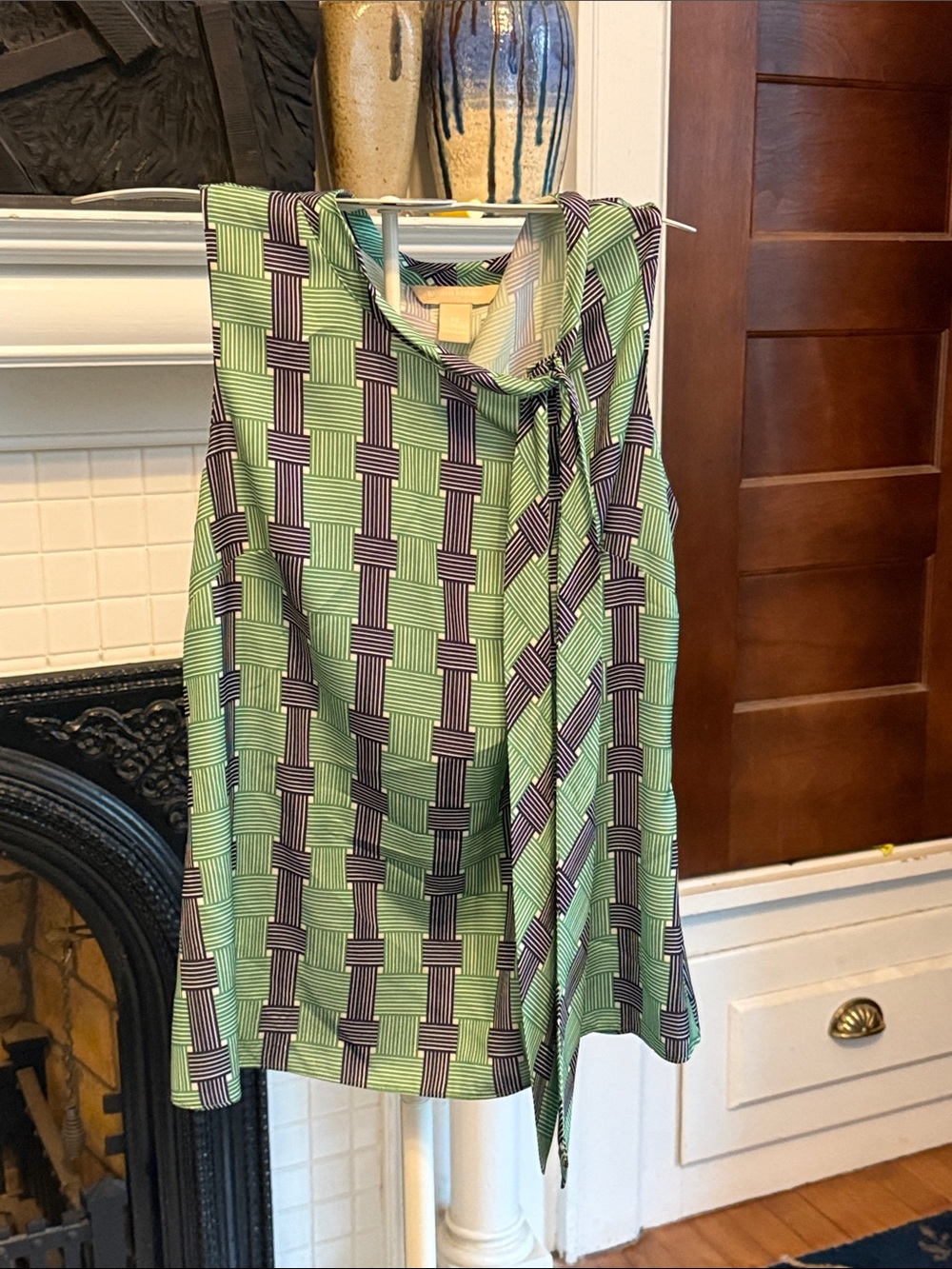 Banana Republic Green and Black Geometric Tie-Neck blouse- worn about 3 times